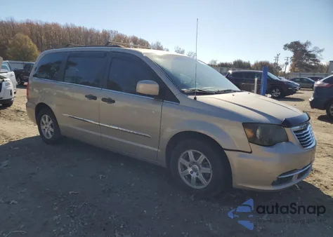 2013 Chrysler Town & Country Touring z USA, uszkodzony, nr VIN 2C4RC1BG7DR525955